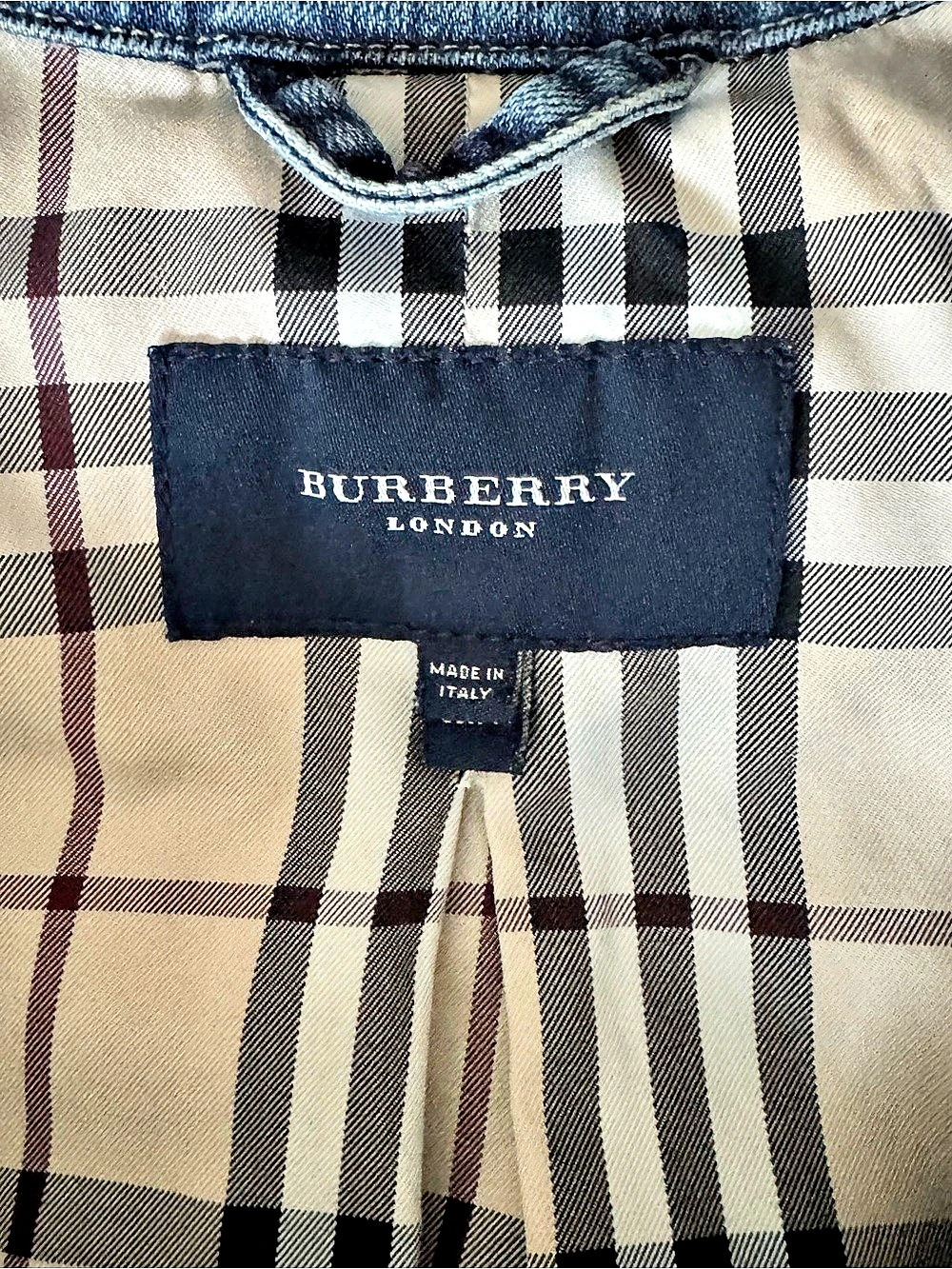 Burberry Denim Jacket in Blue Size 6 EUC - Picture 3 of 16